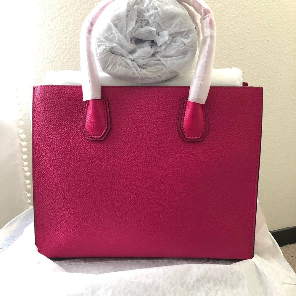 SOLD Michael Kors Mercer - Picture 3 of 8